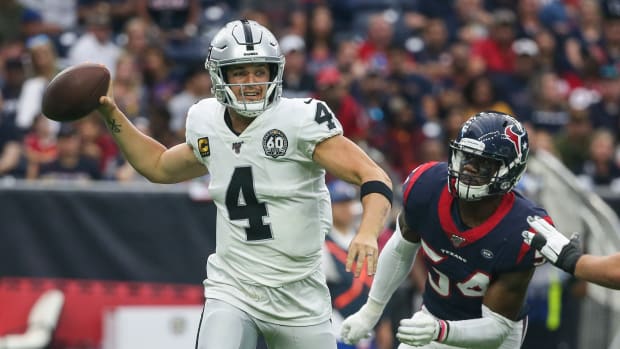 Las Vegas Raiders quarterback Derek Carr (4).